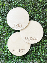 Load image into Gallery viewer, FOOTPRINT READY Birth Announcement Name Circle