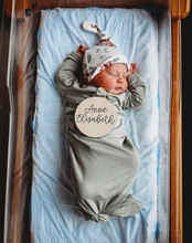 Load image into Gallery viewer, Birth Announcement Name Circle
