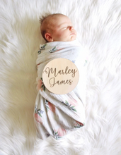 Load image into Gallery viewer, Birth Announcement Name Circle
